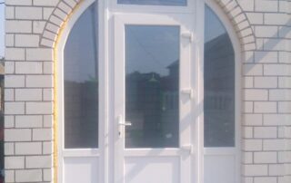 Вхідна група арочна REHAU 70