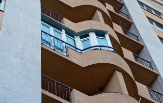 Еркерний балкон REHAU 60