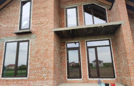 Скління приватного будинку REHAU 70 темний дуб 8